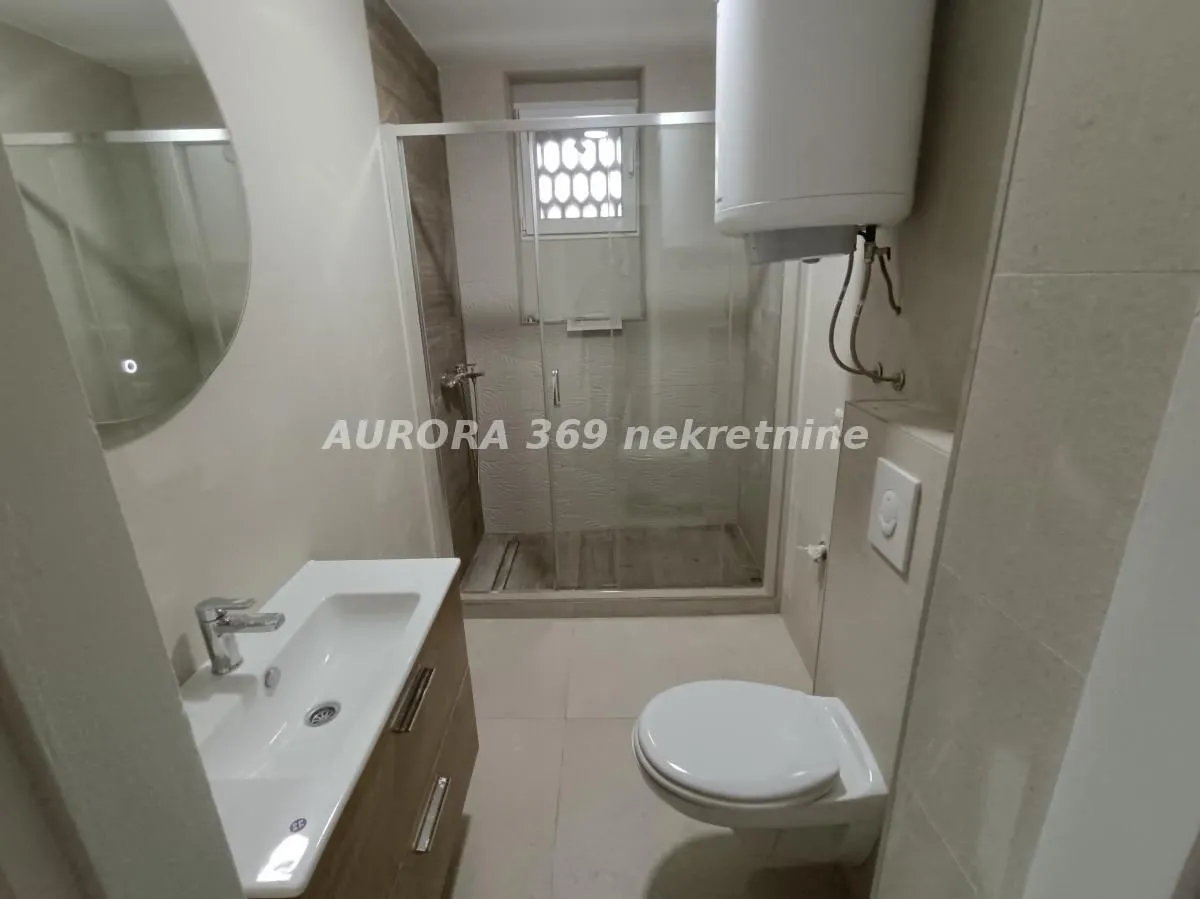 Prodaja, trosoban stan, 64m², Bulevar Oslobodjenja, Novi Sad Sve Podlokacije