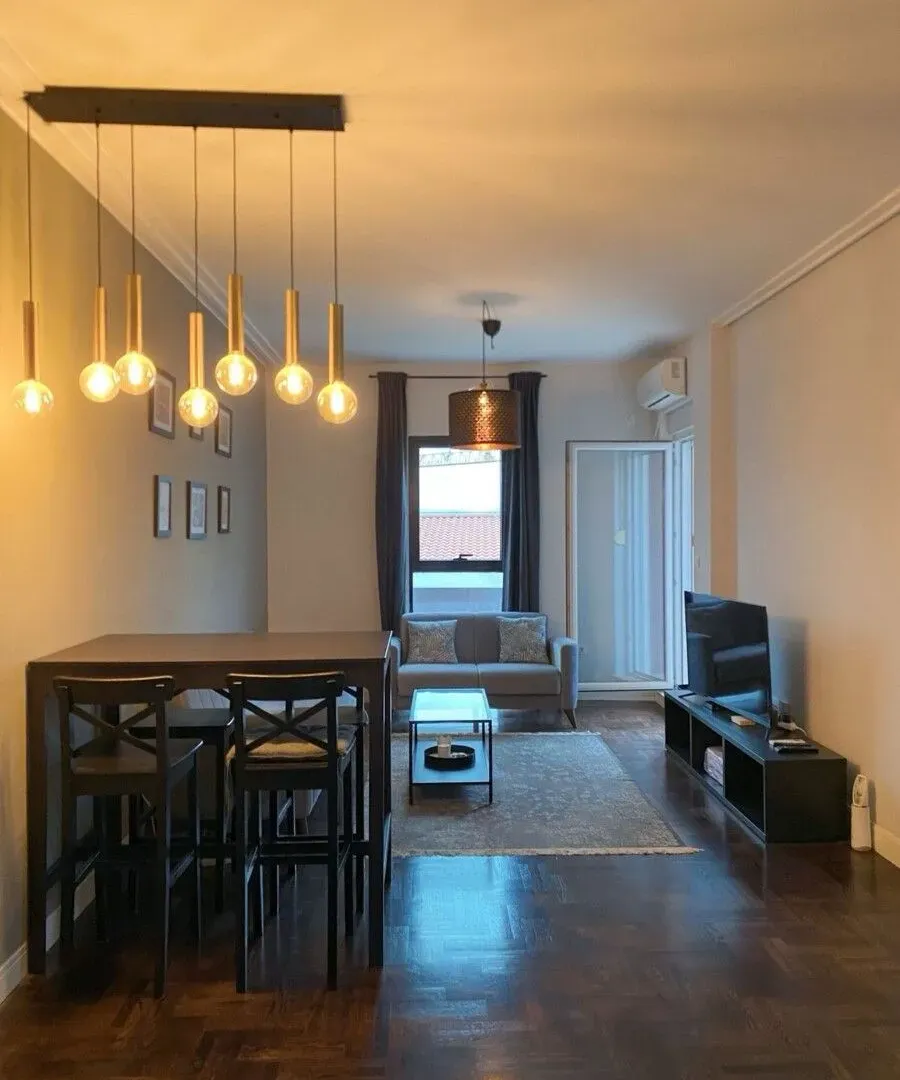 Izdavanje, jednosoban stan, 55m², Tivat, Crna Gora