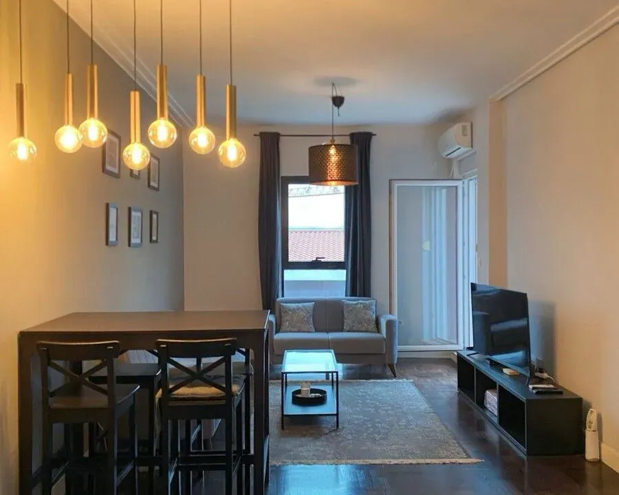 Izdavanje, jednosoban stan, 55m², Tivat, Crna Gora