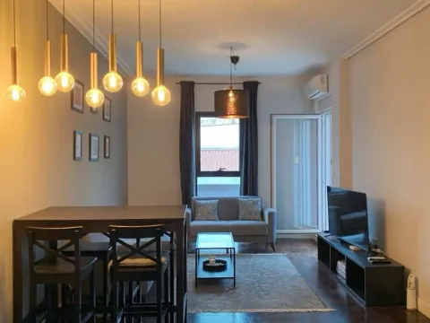 Izdavanje, jednosoban stan, 55m², Tivat, Crna Gora - image 1