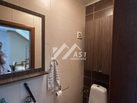 Izdavanje, trosoban stan, 68m², Bulevar Evrope, Novi Sad Sve Podlokacije - image 9