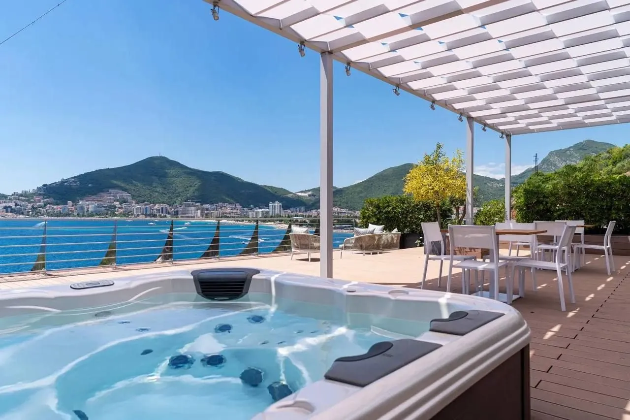Prodaja, trosoban stan, 270m², Dukley Gardens, Budva