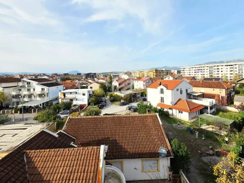 Sale, two bedroom apartment, 76m², Stari Aerodrom, Podgorica - image 12