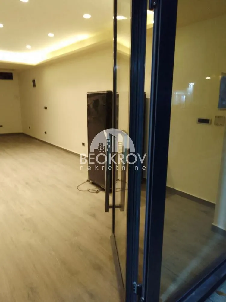 Rent, office space, 31m², Čubura, Beograd