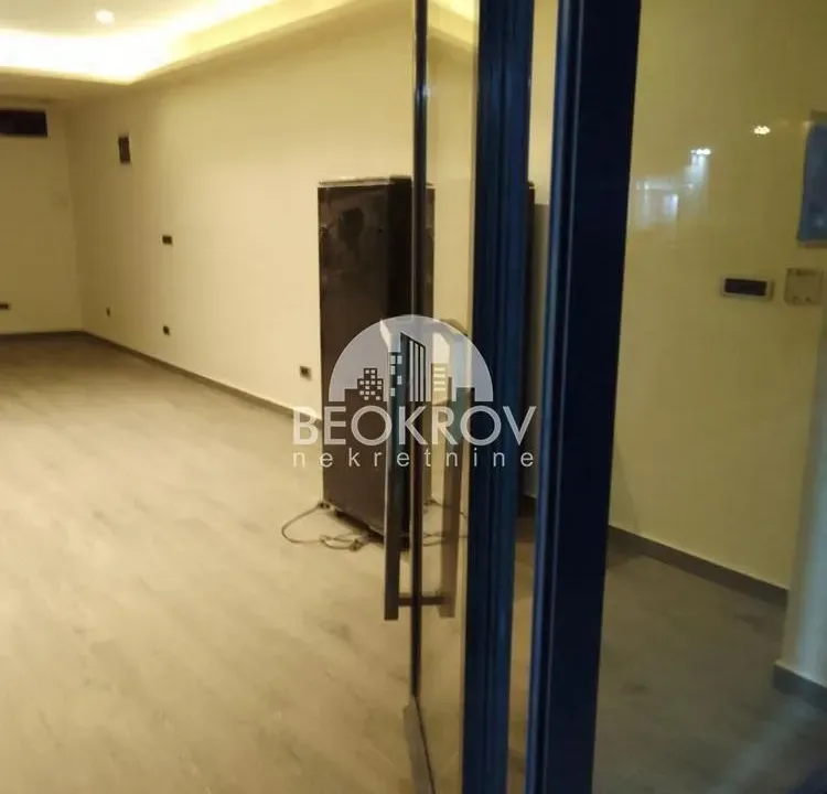Rent, office space, 31m², Čubura, Beograd
