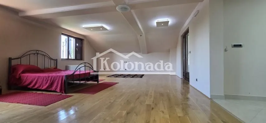 Prodaja, kuća, 325m², Sopot, Beograd