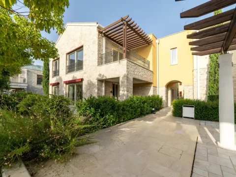 Prodaja, četvorosoban stan, 179m², Kumbor, Herceg Novi - image 20