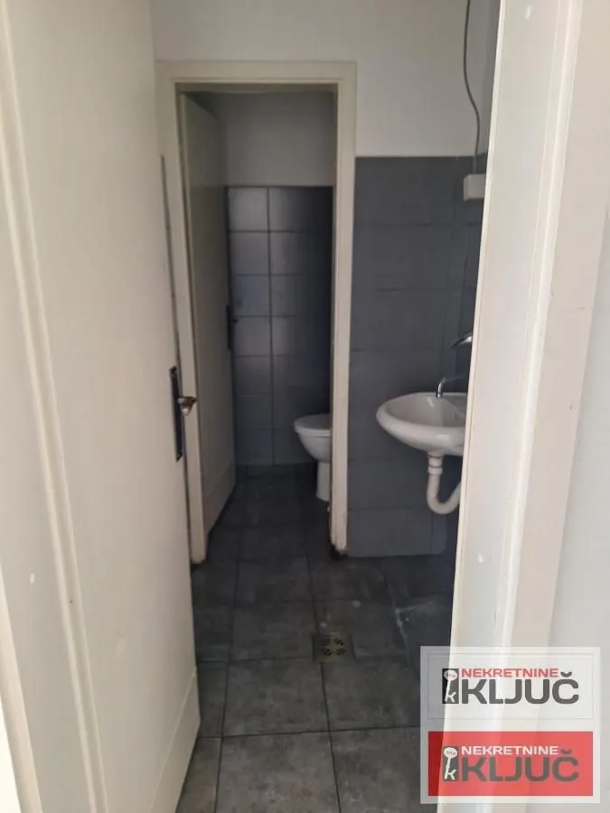 Rent, office space, 415m², Salajka, Novi Sad Sve Podlokacije