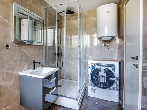 Prodaja, dvosoban stan, 52m², Centar, Tivat - image 11
