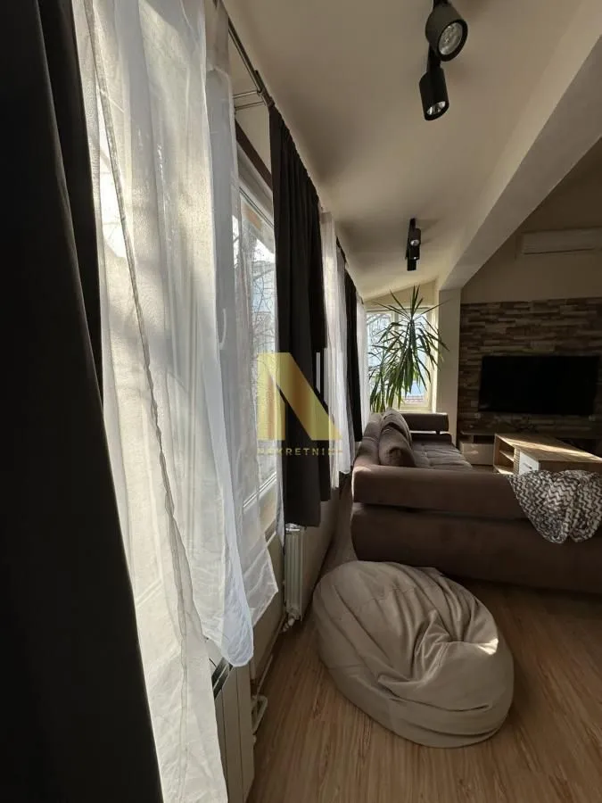 Izdavanje, dvosoban stan, 53m², Centar, Novi Sad