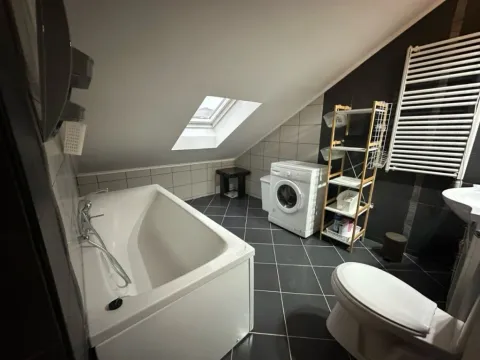 Izdavanje, dvosoban stan, 82m², Centar, Tivat - image 4