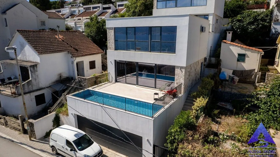 Prodaja, kuća, 200m², Krašići, Tivat