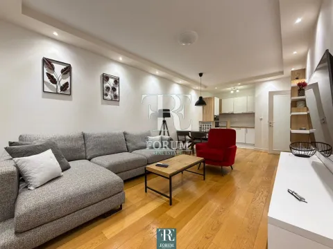 Izdavanje, dvosoban stan, 70m², Central Point, Podgorica - image 1