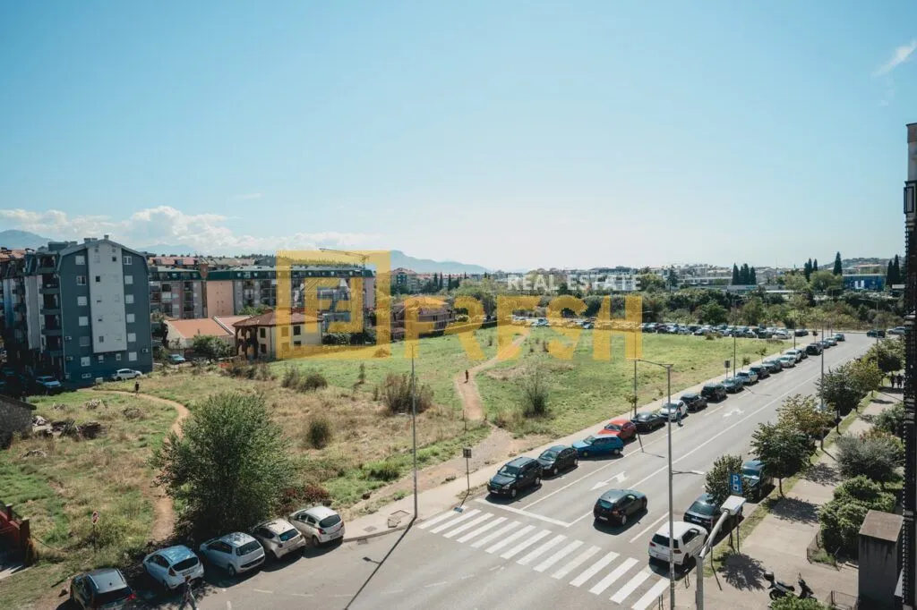 Izdavanje, trosoban stan, 80m², City Kvart, Podgorica