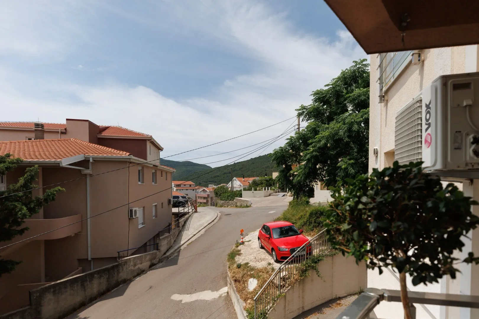 Prodaja, dvosoban stan, 66m², Lazi, Budva
