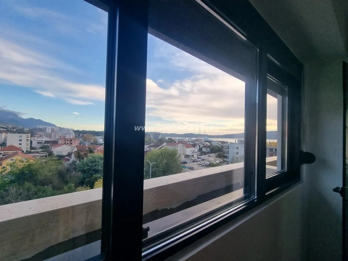 Prodaja, stan, 56m², Tivat, Crna Gora