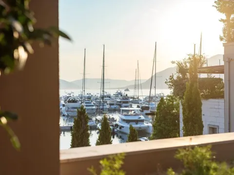 Sale, three bedroom apartment, 201m², Tivat, Crna Gora - image 4