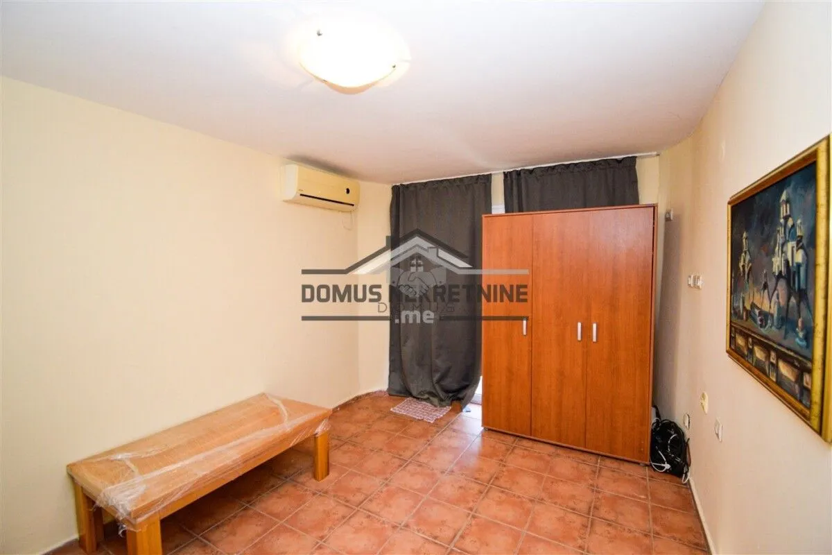 Rent, house, 180m², Donja Gorica, Podgorica