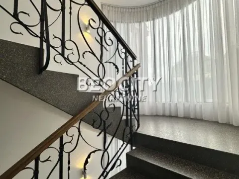 Izdavanje, poslovni prostor, 393m², Centar, Novi Sad - image 9