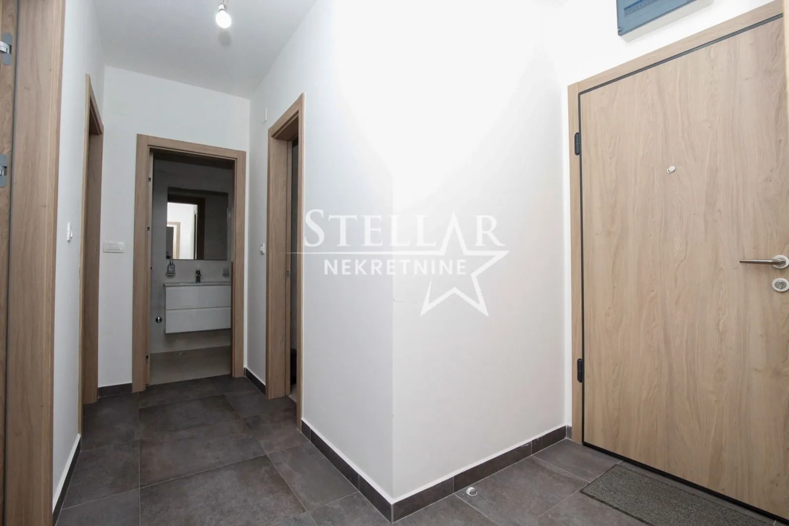 Rent, office space, 70m², Master Kvart, Podgorica