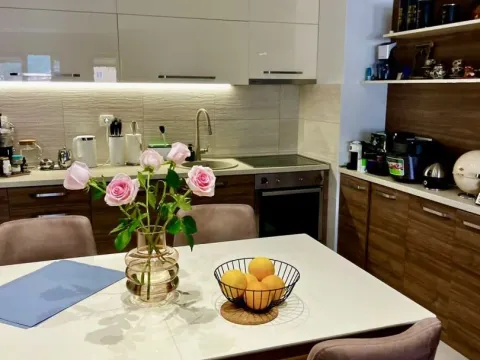 Prodaja, jednosoban stan, 77m², Budva, Crna Gora - image 16