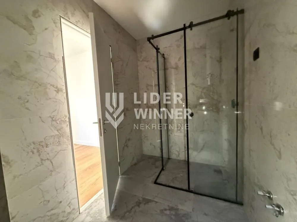 Sale, apartment, 220m², Autokomanda, Voždovac Sve Podlokacije
