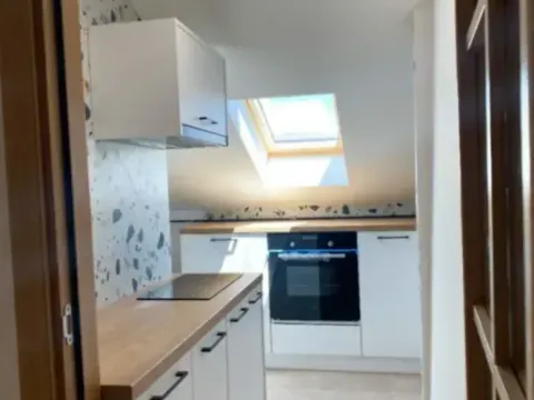 Izdavanje, dvosoban stan, 80m², Centar, Podgorica - image 2