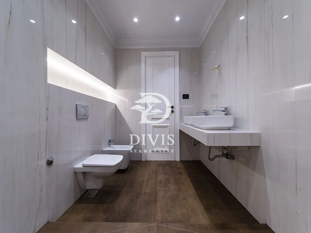 Prodaja, četvorosoban stan, 228m², Vračar Hram, Vračar Sve Podlokacije