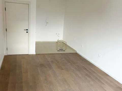 Prodaja, jednosoban stan, 43m², Stari Aerodrom, Podgorica - image 1