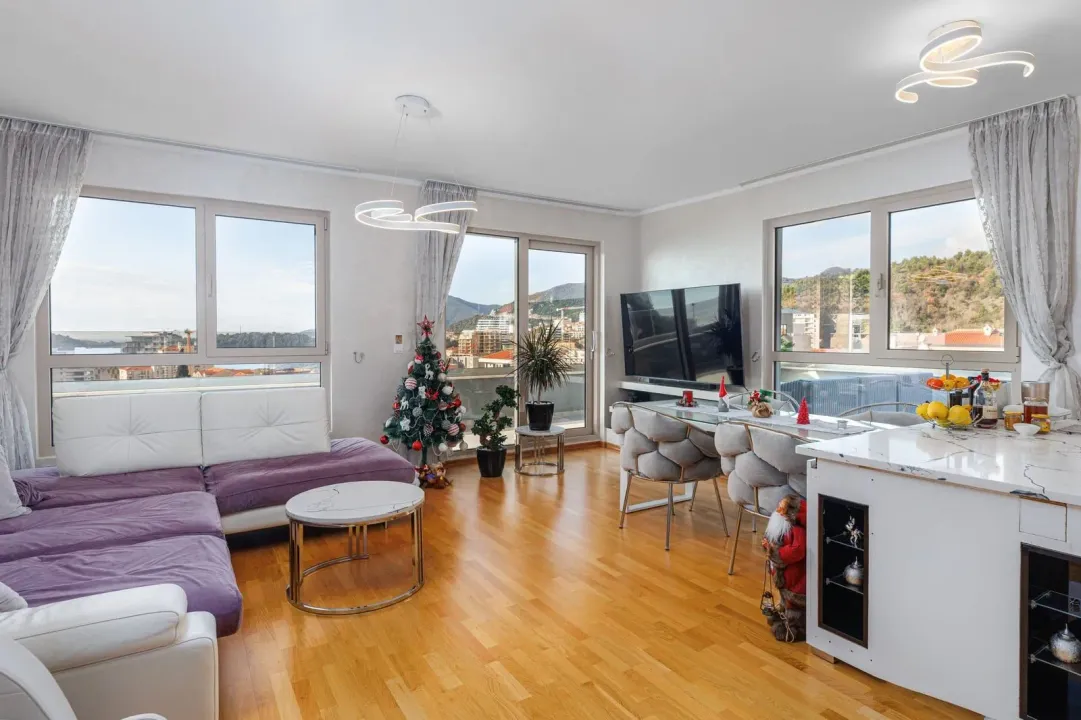 Sale, three bedroom apartment, 104m², Bečići, Budva