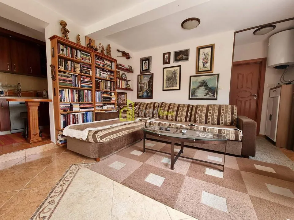 Izdavanje, kuća, 92m², Mareza, Podgorica
