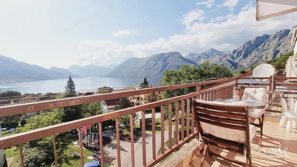 Prodaja, jednosoban stan, 49m², Dobrota, Kotor