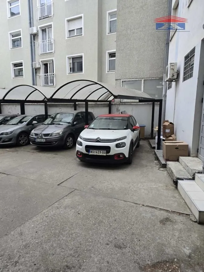 Prodaja, četvorosoban stan, 107m², Bulevar Oslobodjenja, Novi Sad Sve Podlokacije