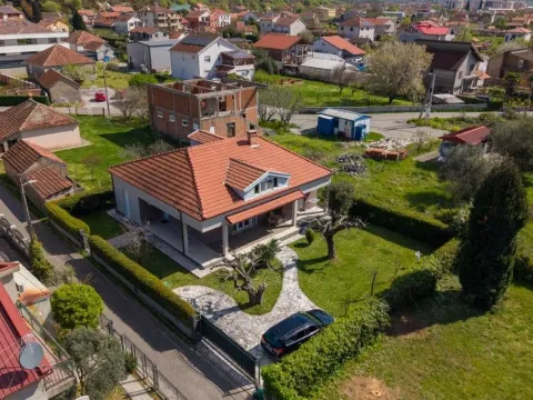 Sale, house, 200m², Tološi, Podgorica - image 23