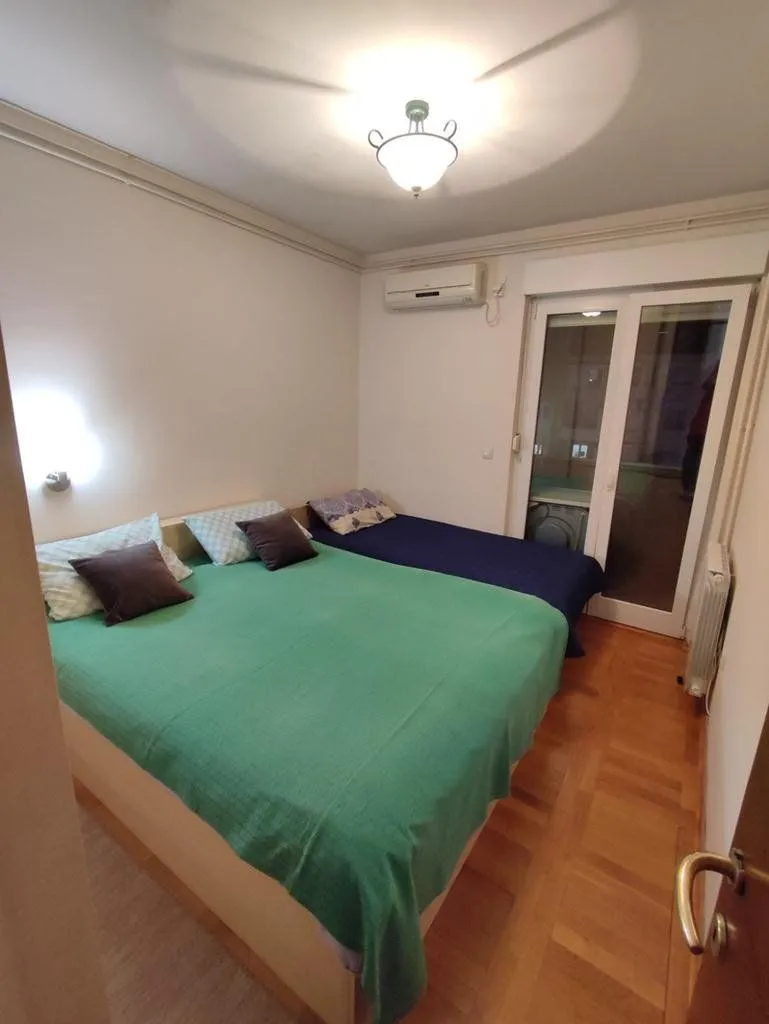 Izdavanje, dvosoban stan, 80m², Stari Aerodrom, Podgorica