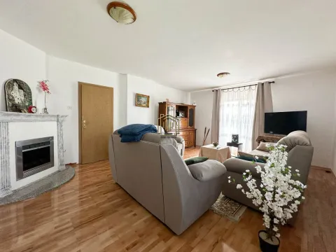 Prodaja, kuća, 350m², Zlatica, Podgorica - image 14