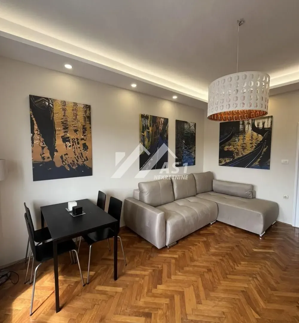 Izdavanje, stan, 48m², Centar, Novi Sad