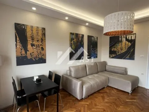 Izdavanje, stan, 48m², Centar, Novi Sad