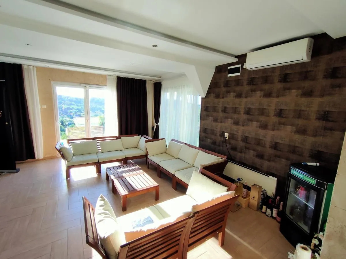 Prodaja, kuća, 380m², Sremska Kamenica, Petrovaradin
