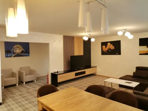 Rent, four bedroom apartment, 101m², Vračar Centar, Vračar Sve Podlokacije - image 3