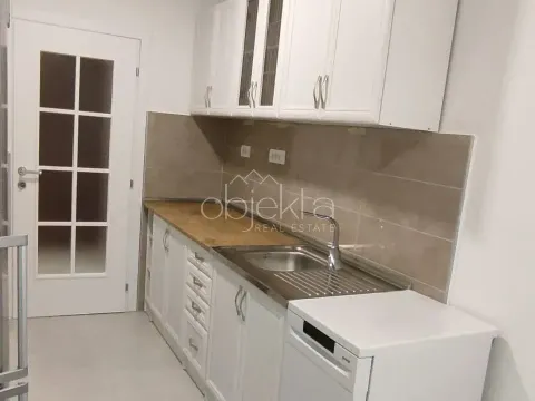 Izdavanje, stan, 53m², Tivat, Crna Gora - image 4