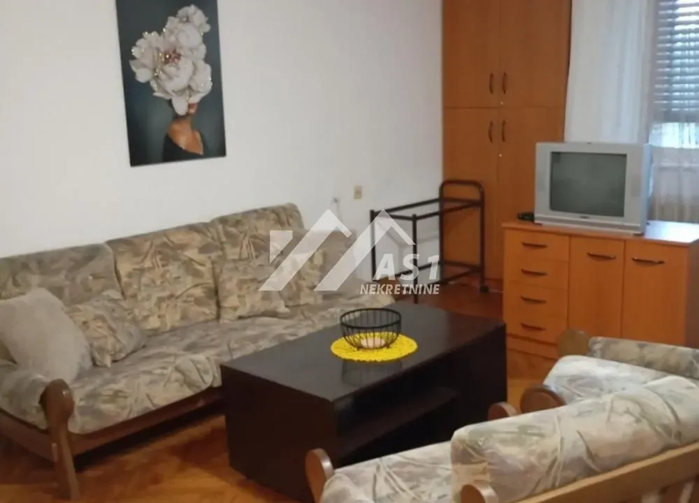 Izdavanje, četvorosoban stan, 89m², Grbavica, Novi Sad Sve Podlokacije