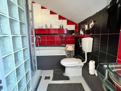 Izdavanje, trosoban stan, 115m², Zelenika, Podgorica - image 10