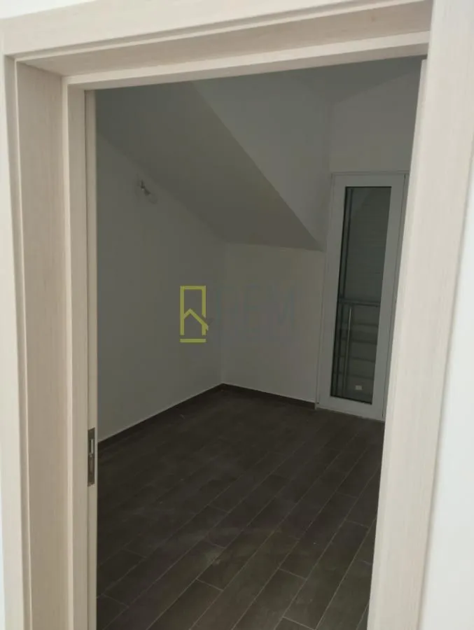 Prodaja, dvosoban stan, 74m², Đenovići, Herceg Novi