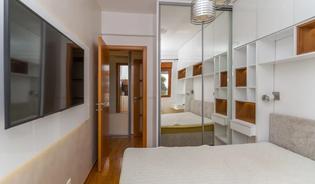 Izdavanje, dvosoban stan, 70m², Gorica C, Podgorica