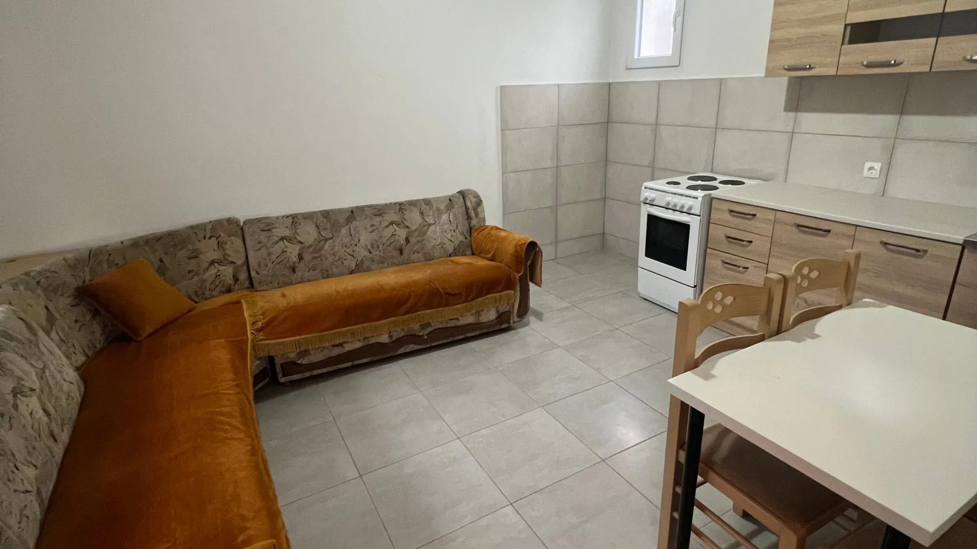 Rent, two bedroom apartment, 60m², Tomba, Bar