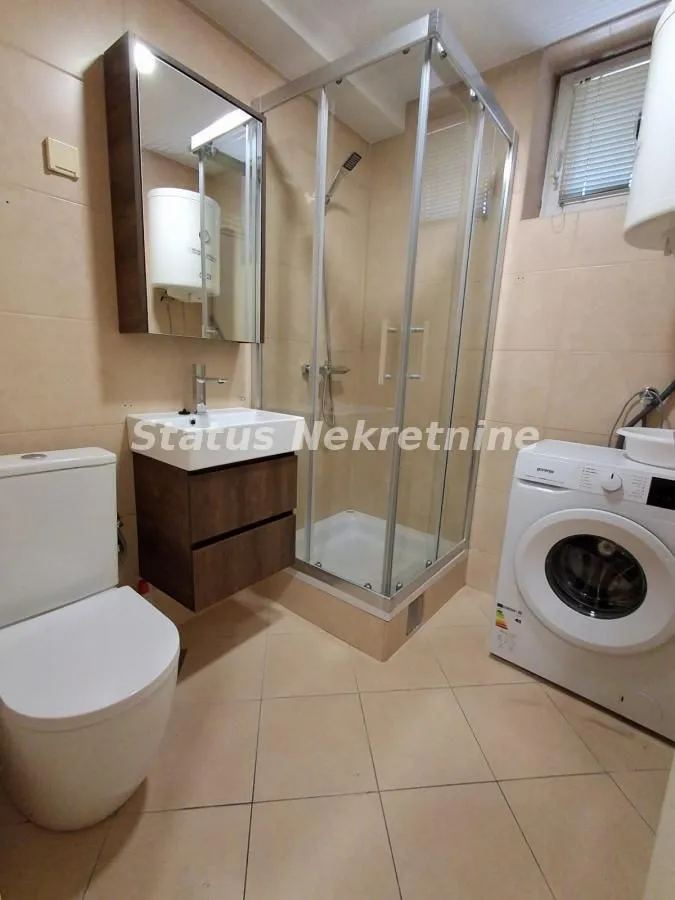 Izdavanje, garsonjera, 24m², Centar, Novi Sad