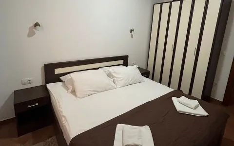 Izdavanje, jednosoban stan, 70m², Dobra Voda, Budva - image 5