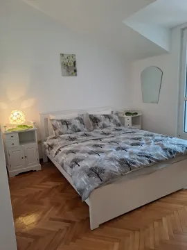Rent, three bedroom apartment, 100m², Tivat, Crna Gora - image 3