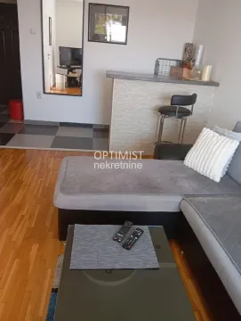 Prodaja, trosoban stan, 75m², Borča 1, Borča Sve Podlokacije - image 3